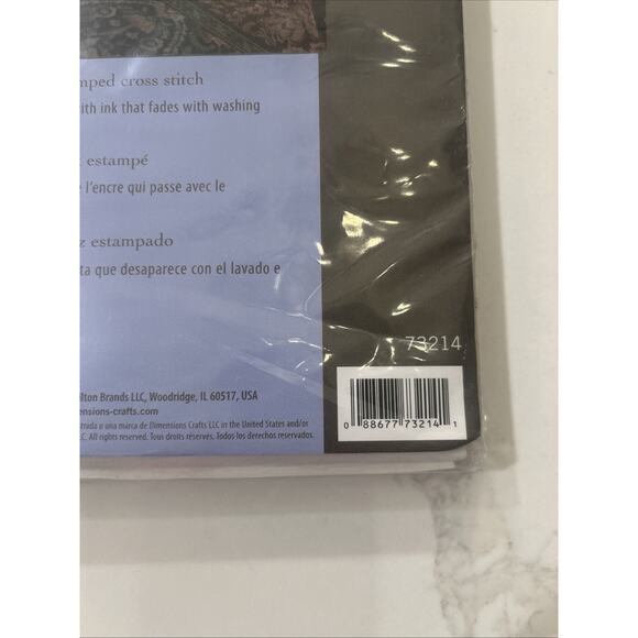 2013 Dimensions Tablecloth Stamped Cross Stitch "Wild Roses" #73213 50"x70" NEW - Picture 6 of 10